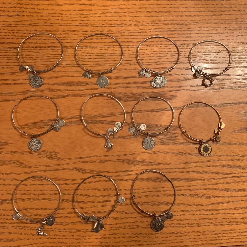 1️⃣1️⃣ ALEX AND ANI BANGLES USED
